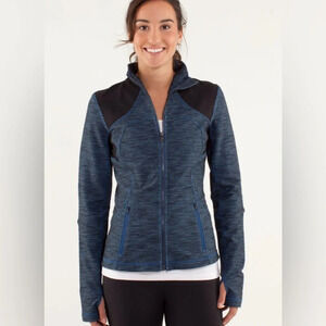 Lululemon Forme Jacket
Reversible Slub Denim Limitless Blue / Black